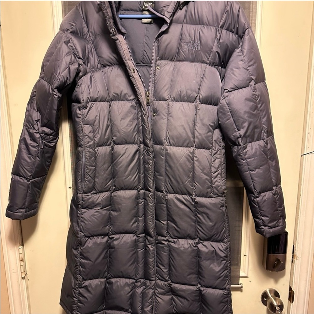 The North Face Women's Charcoal Purple  Puffer Jacket - Picture 2 of 3